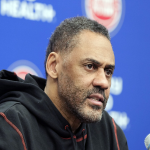 NBA: Pistons GM Weaver may malaking sumbat sa nakakahiyang fan