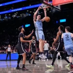 Grizzlies, Zach Edey, Humaharap sa Hamon ng Lakers